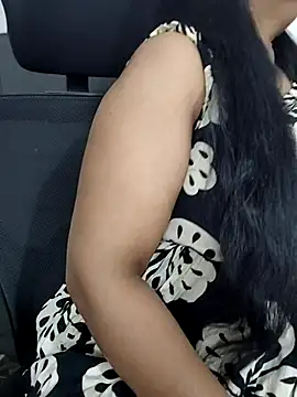 Snapshot of Deepthi_Mysore chatting on 10/01/25, 01:06 Deepthi Mysore online show from 10/01/25, 01:06