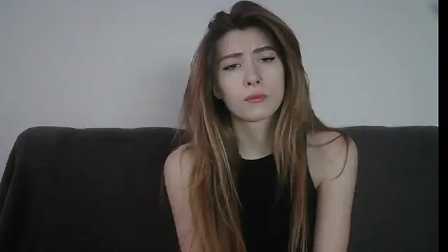 Snapshot of ErikaShyy chatting on 01/14/25, 01:28 ErikaShyy online show from 01/14/25, 01:28
