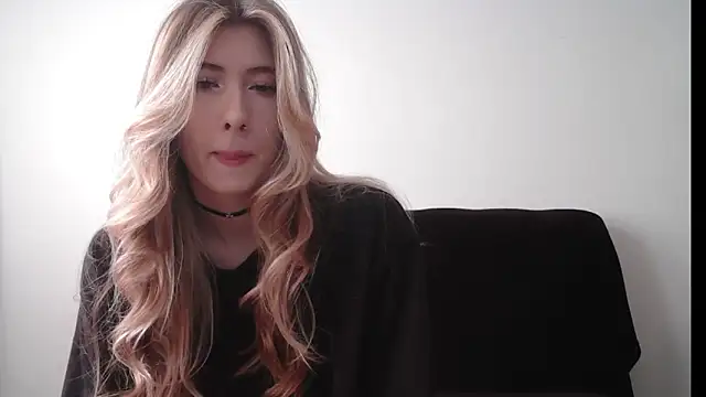 Snapshot of ErikaShyy chatting on 10/30/25, 10:16 ErikaShyy online show from 10/30/25, 10:16