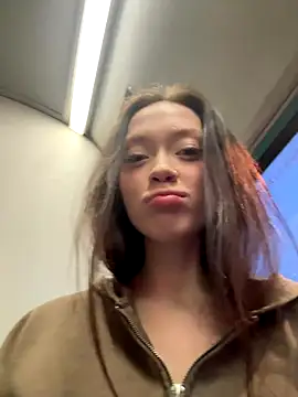 Sophie Avory online show from 10/19/25, 03:12