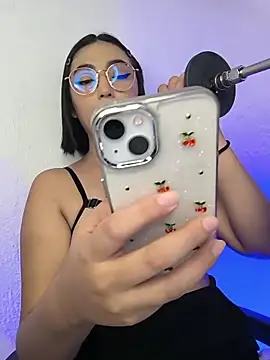 baby alexx online show from 11/29/25, 05:21