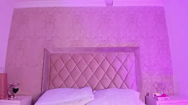 Snapshot of LiaFlowers chatting on 01/05/25, 12:20 LiaFlowers online show from 01/05/25, 12:20