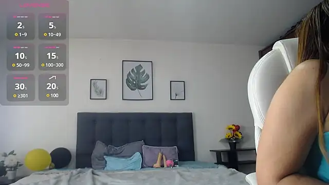 Snapshot of shirly_vannicelli chatting on 01/08/25, 07:03 shirly vannicelli online show from 01/08/25, 07:03