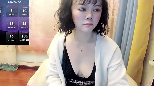 Snapshot of Pennyee chatting on 01/17/25, 12:52 Pennyee online show from 01/17/25, 12:52