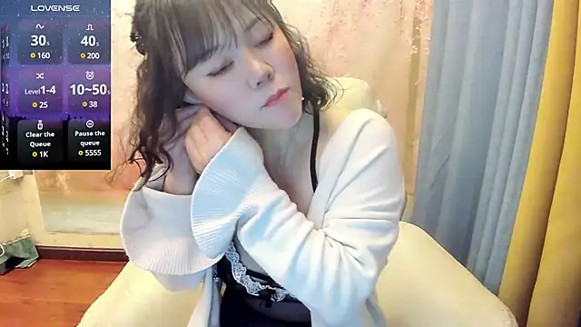 Snapshot of Pennyee chatting on 03/15/25, 12:24 Pennyee online show from 03/15/25, 12:24