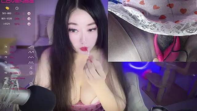 Snapshot of jessie116 chatting on 10/28/25, 08:51 jessie116 online show from 10/28/25, 08:51