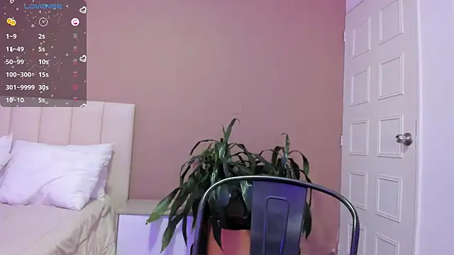 Alia Rodriguez  online show from 10/25/25, 08:14