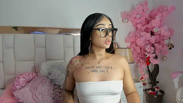 Mia Jansen online show from 12/24/24, 01:49