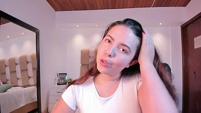 Lyssa Muller online show from 10/08/25, 12:25