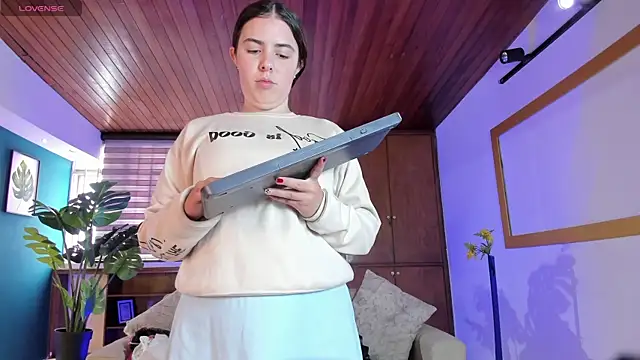 Lyssa Muller online show from 10/21/25, 02:29