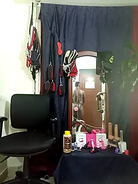 yezz3011 online show from 10/14/25, 12:00