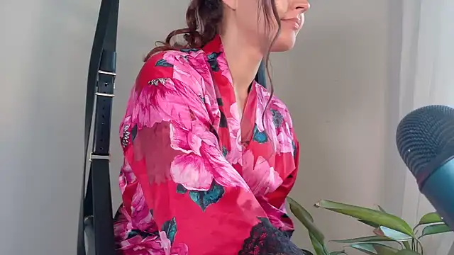 Snapshot of MistressKatie13xxx chatting on 11/23/25, 06:41 MistressKatie13xxx online show from 11/23/25, 06:41