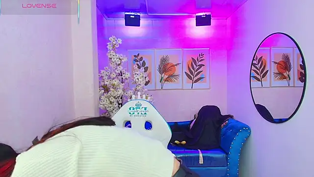 Dafne huges online show from 10/20/25, 07:25