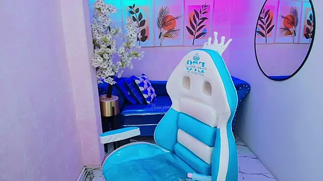 Dafne huges online show from 10/27/25, 07:18