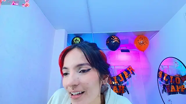 Dafne huges online show from 10/30/25, 07:25