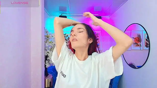 Dafne huges online show from 11/05/25, 07:14