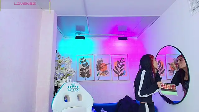 Dafne huges online show from 11/14/25, 07:12