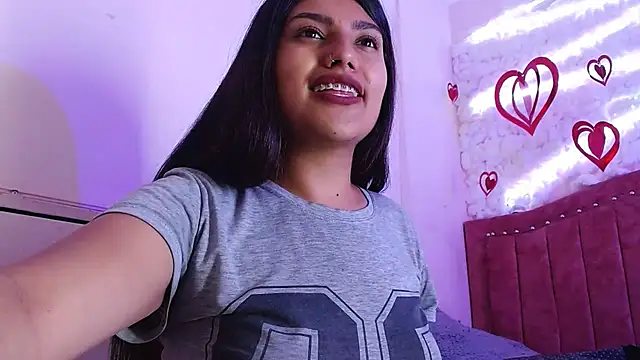 Snapshot of SarahStones chatting on 02/21/25, 11:22 SarahStones online show from 02/21/25, 11:22