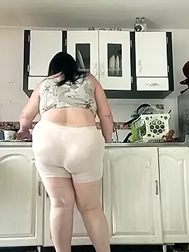 Snapshot of Madisonpalacio chatting on 02/13/25, 04:28 Madisonpalacio online show from 02/13/25, 04:28