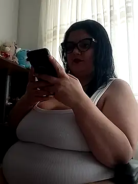 Snapshot of Madisonpalacio chatting on 02/15/25, 08:33 Madisonpalacio online show from 02/15/25, 08:33