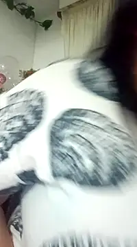 Snapshot of Madisonpalacio chatting on 03/21/25, 01:45 Madisonpalacio online show from 03/21/25, 01:45