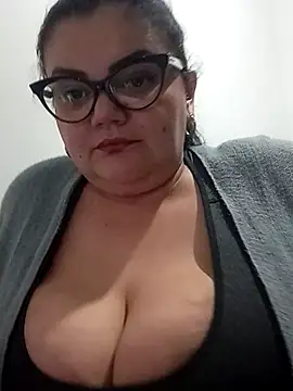 Snapshot of Madisonpalacio chatting on 11/19/25, 02:44 Madisonpalacio online show from 11/19/25, 02:44