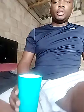 Snapshot of shabane002 chatting on 11/03/25, 09:32 shabane002 online show from 11/03/25, 09:32