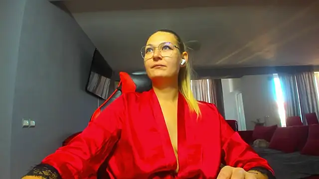 Snapshot of sugar_mayy chatting on 10/20/25, 08:15 sugar mayy online show from 10/20/25, 08:15