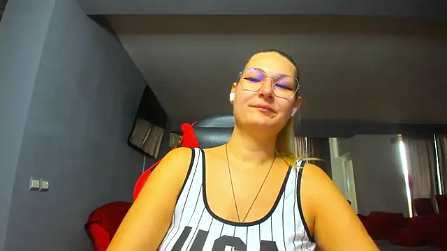 Snapshot of sugar_mayy chatting on 11/11/25, 09:20 sugar mayy online show from 11/11/25, 09:20