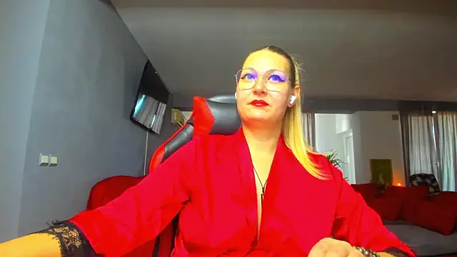 Snapshot of sugar_mayy chatting on 11/21/25, 09:19 sugar mayy online show from 11/21/25, 09:19