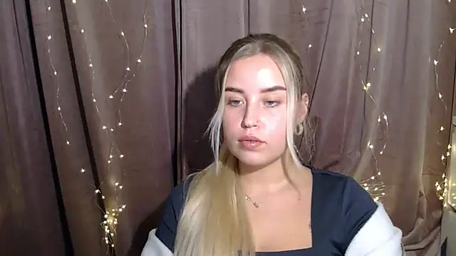 Snapshot of KristyHoney chatting on 12/04/24, 06:28 KristyHoney online show from 12/04/24, 06:28