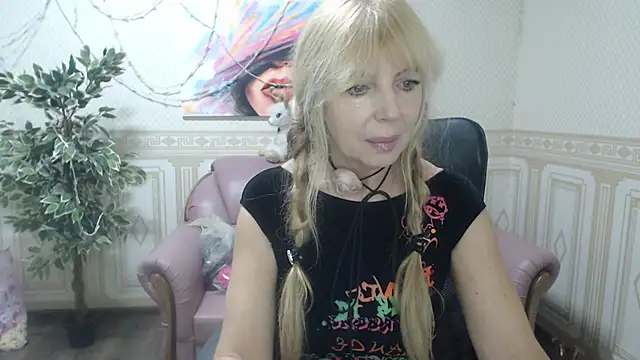 Snapshot of Anna_Diax chatting on 12/23/24, 01:13 Anna Diax online show from 12/23/24, 01:13