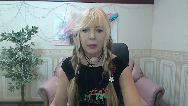 Snapshot of Anna_Diax chatting on 12/24/24, 12:33 Anna Diax online show from 12/24/24, 12:33