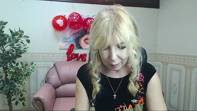Snapshot of Anna_Diax chatting on 02/12/25, 01:16 Anna Diax online show from 02/12/25, 01:16
