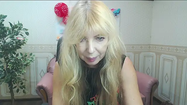 Snapshot of Anna_Diax chatting on 02/18/25, 12:49 Anna Diax online show from 02/18/25, 12:49