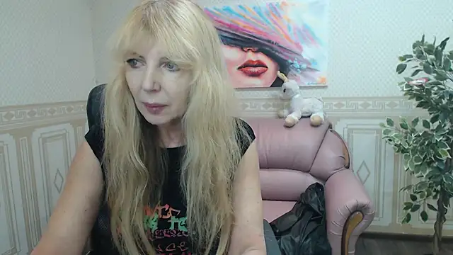 Snapshot of Anna_Diax chatting on 02/20/25, 12:57 Anna Diax online show from 02/20/25, 12:57