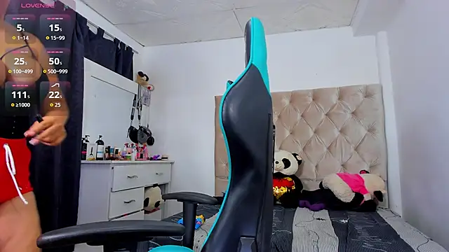 lulu ferrer online show from 10/11/25, 01:42