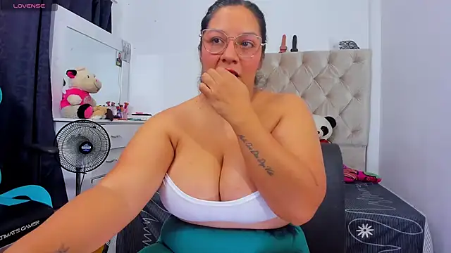 lulu ferrer online show from 11/12/25, 05:13