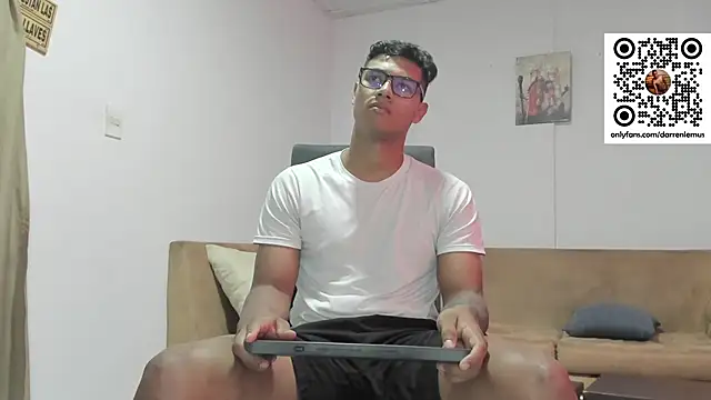 Snapshot of Darren_hot2 chatting on 01/09/25, 07:29 Darren hot2 online show from 01/09/25, 07:29