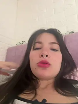 Snapshot of annaharper- chatting on 12/14/24, 06:46 annaharper- online show from 12/14/24, 06:46