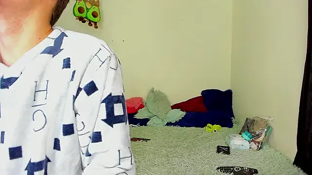 Snapshot of CelesteXCute chatting on 02/17/25, 12:32 CelesteXCute online show from 02/17/25, 12:32