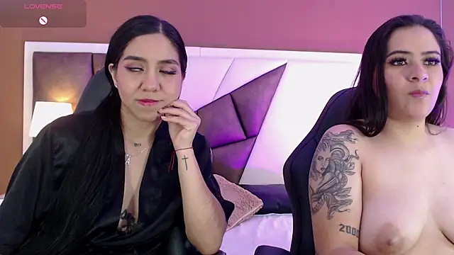 Snapshot of KarolandMichel chatting on 12/19/24, 02:46 KarolandMichel online show from 12/19/24, 02:46