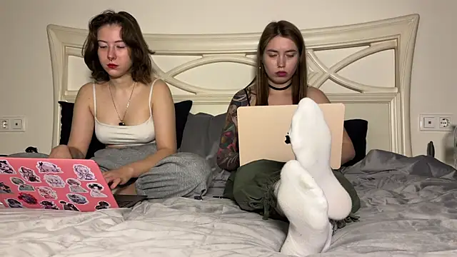 urmissalice online show from 02/14/25, 04:31