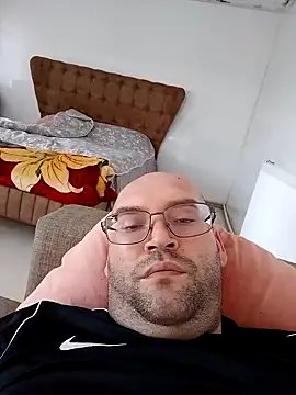 Snapshot of 0777edi chatting on 03/19/25, 10:44 0777edi online show from 03/19/25, 10:44