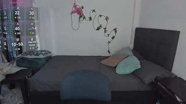 Judychase2 online show from 10/28/25, 10:41