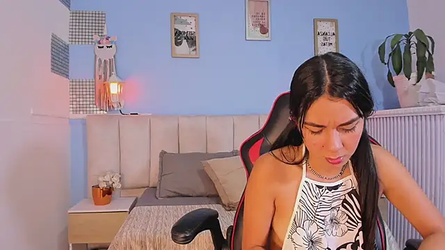 lyzzi smith01 online show from 01/08/25, 10:37