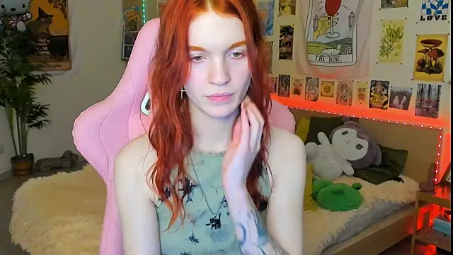 Sunny Elly online show from 02/02/25, 12:02