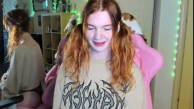 Sunny Elly online show from 10/12/25, 08:24