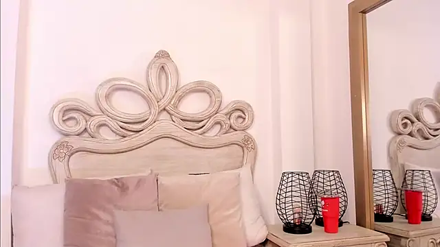 Snapshot of Victoria_vallejo_ chatting on 03/08/25, 11:37 Victoria vallejo online show from 03/08/25, 11:37