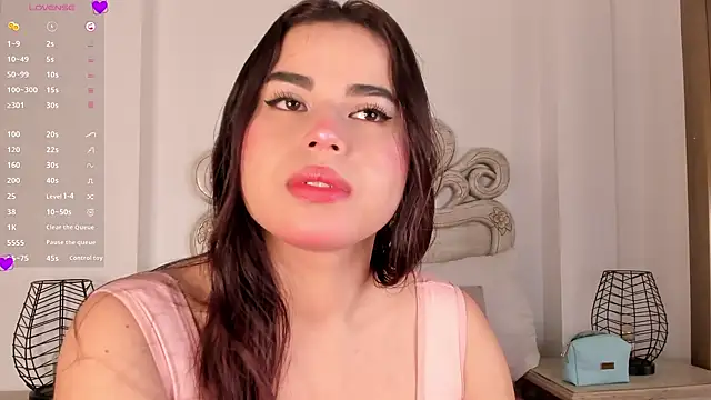 Snapshot of Victoria_vallejo_ chatting on 03/21/25, 11:33 Victoria vallejo online show from 03/21/25, 11:33